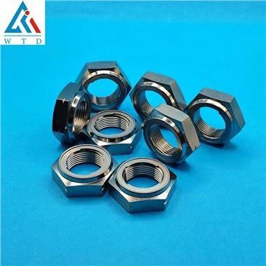 Klasse 5 titan metall låsemuttere